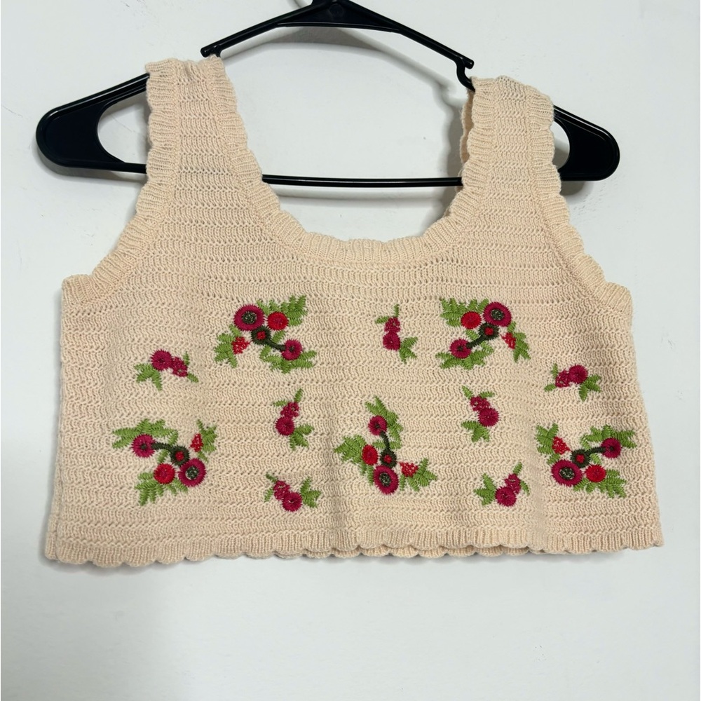 UNBRANDED CROCHET KNIT FLORAL SCALLOPED CROP TOP SZ SMALL